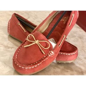 Slippers wine color.